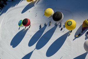 Heißluftballon in Arosa von oben