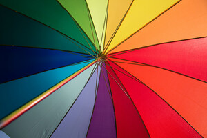 Regenbogenfarben auf einem Regenschirm II